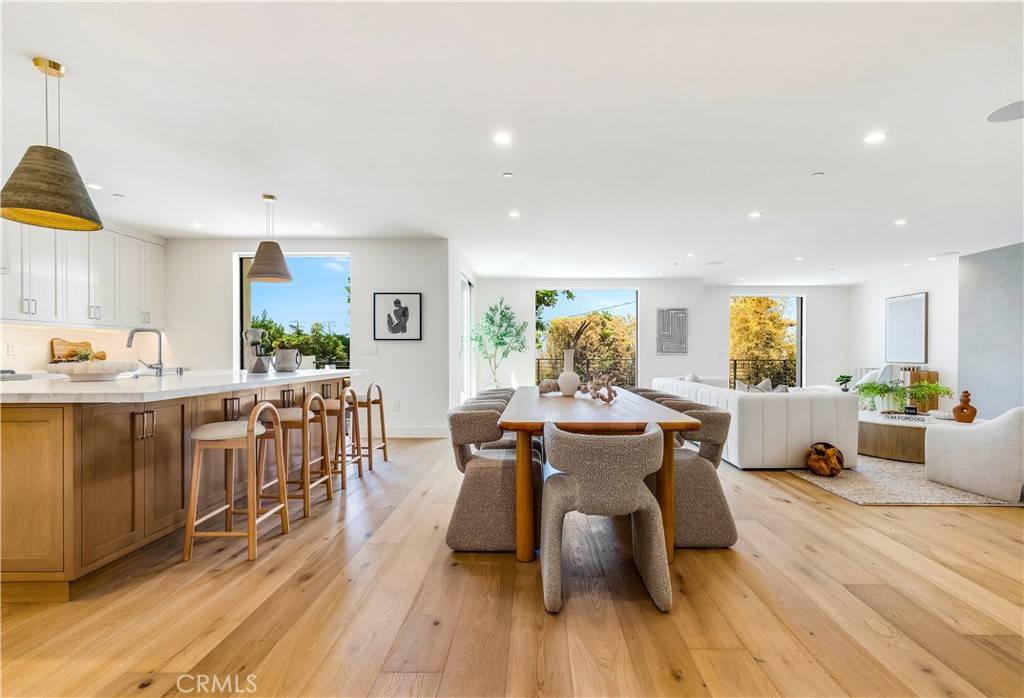 Laguna Beach, CA 92651,1759 Glenneyre ST