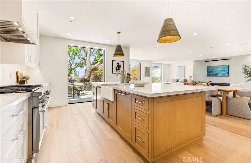 Laguna Beach, CA 92651,1759 Glenneyre ST