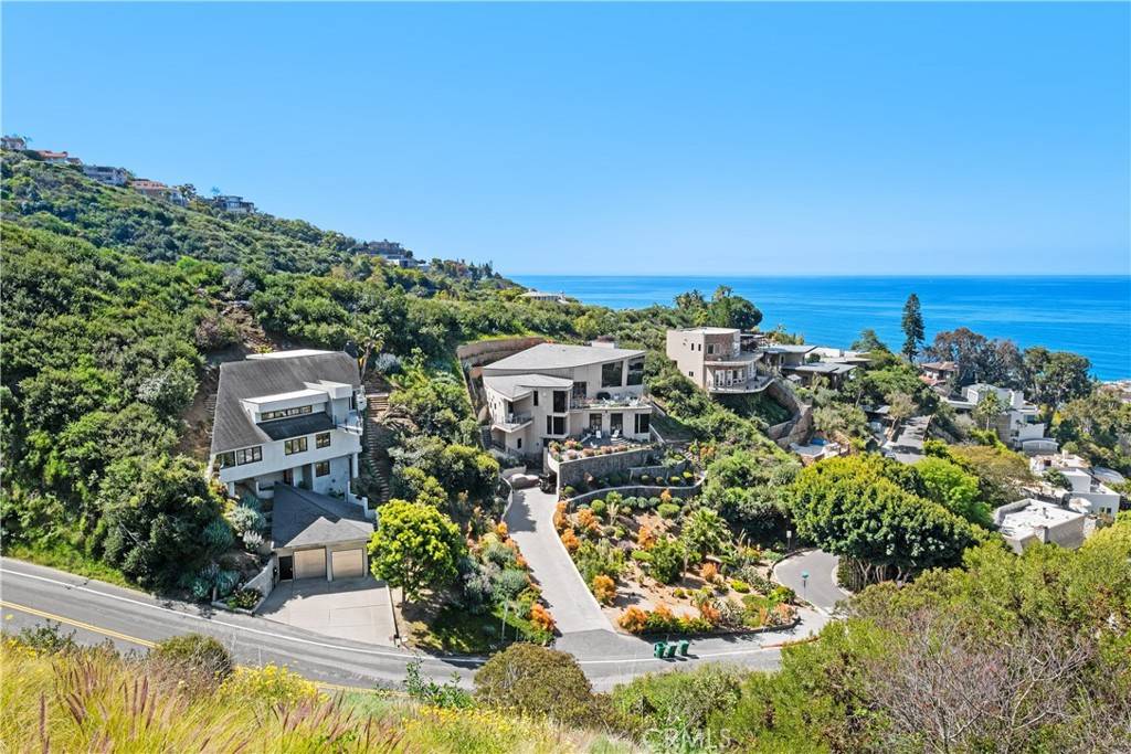 Laguna Beach, CA 92651,901 Summit DR