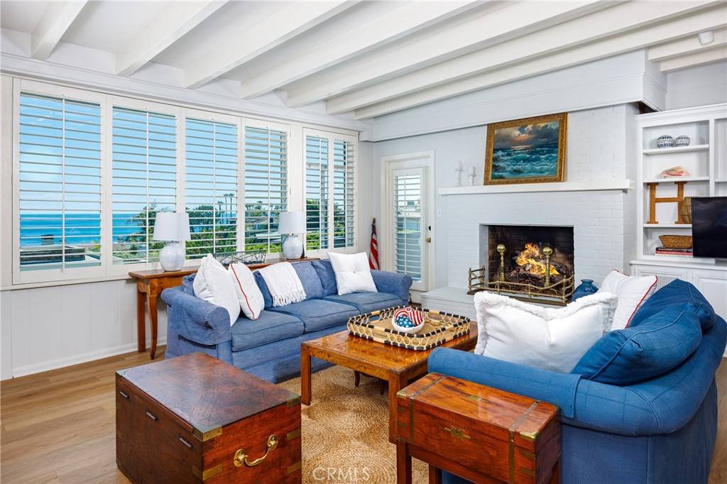 Laguna Beach, CA 92651,960 Cliff DR