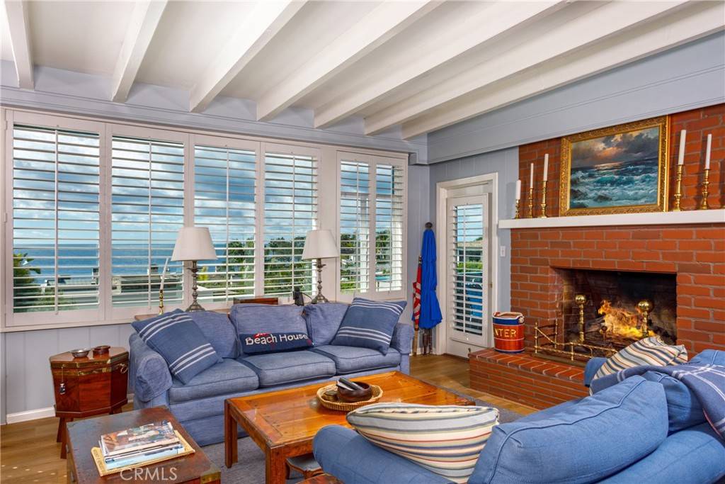 Laguna Beach, CA 92651,960 Cliff DR