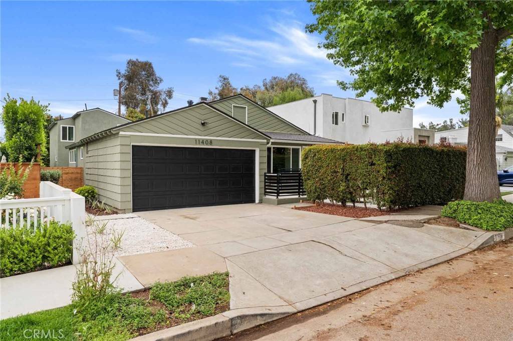 Los Angeles, CA 90049,11408 Waterford ST
