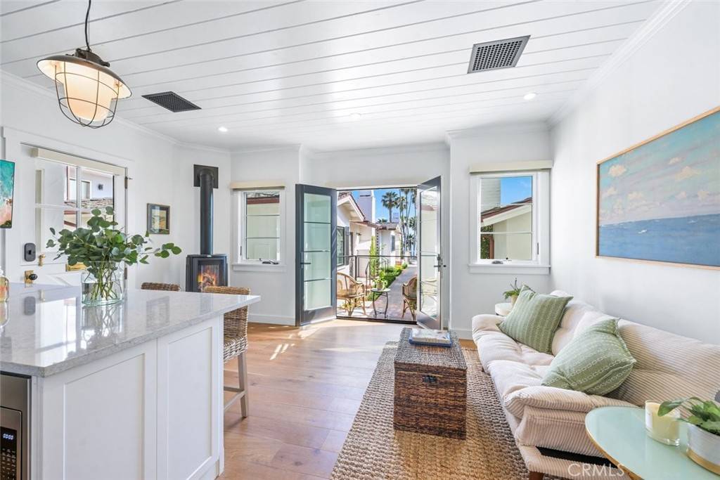 Laguna Beach, CA 92651,358 Cliff