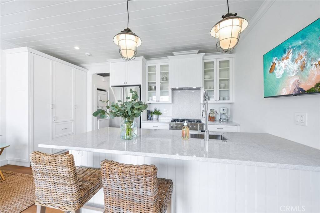 Laguna Beach, CA 92651,358 Cliff