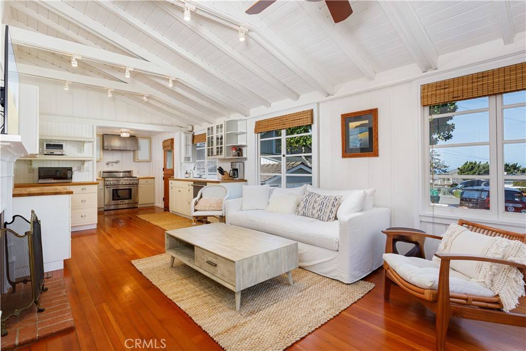 Laguna Beach, CA 92651,1215 Brangwyn WAY
