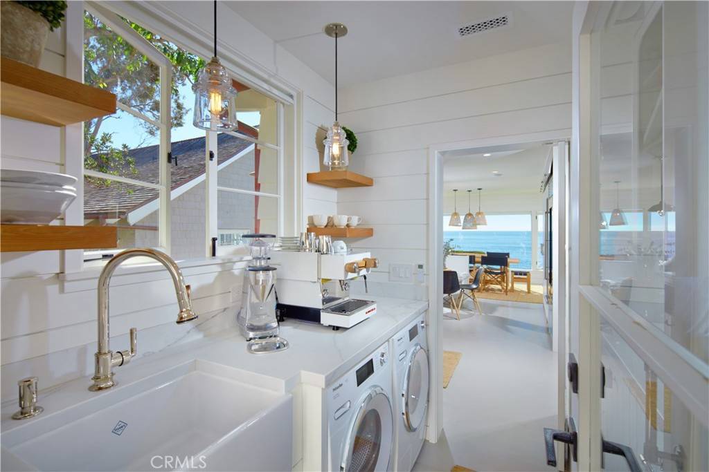 Laguna Beach, CA 92651,6 Rockledge RD