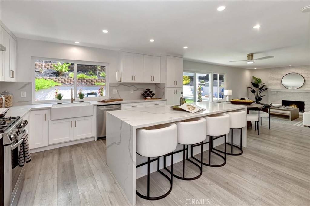 Mission Viejo, CA 92691,23772 Singapore ST