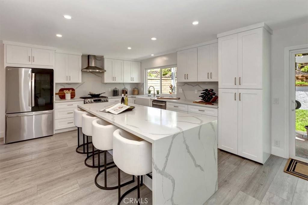Mission Viejo, CA 92691,23772 Singapore ST