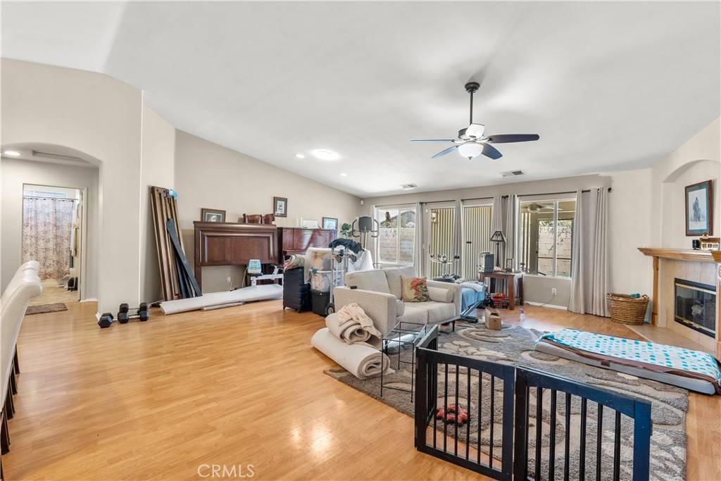 Indio, CA 92203,83898 Carolina CT