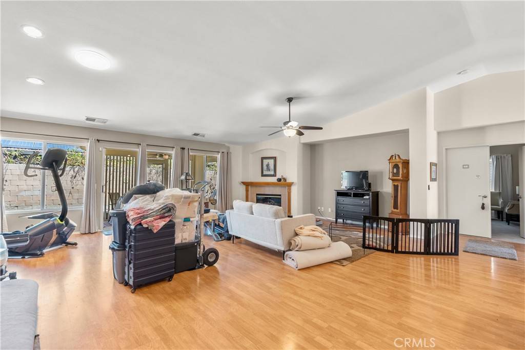 Indio, CA 92203,83898 Carolina CT