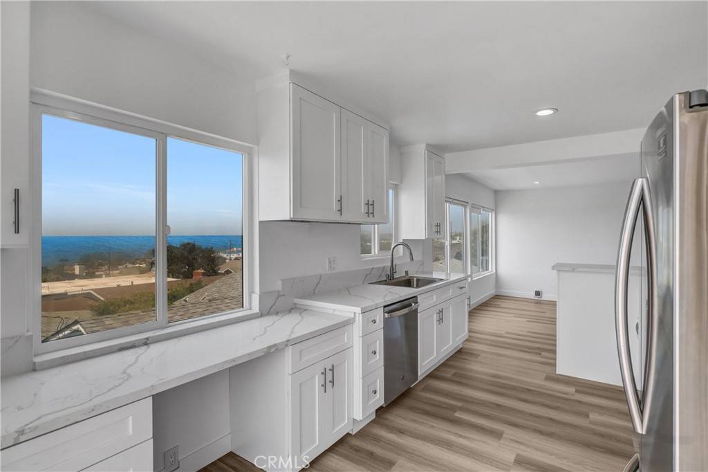 Laguna Beach, CA 92651,289 Wave ST
