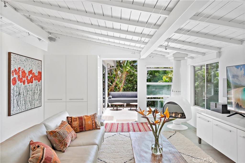 Laguna Beach, CA 92651,239 Fairview ST