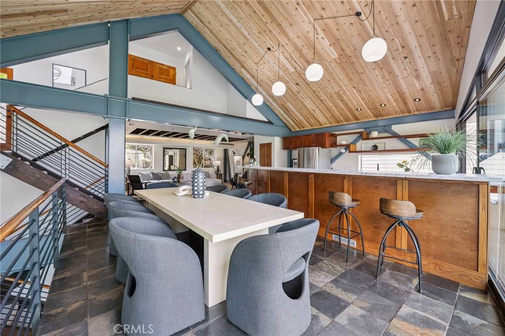 Laguna Beach, CA 92651,686 Diamond ST