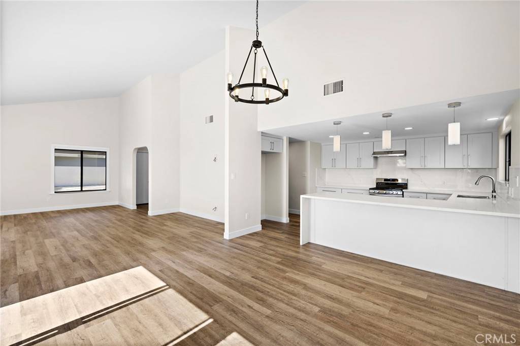 Laguna Beach, CA 92651,21542 Anns LN