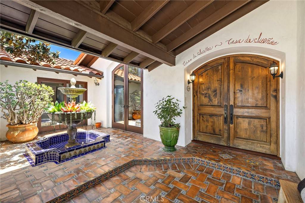 Laguna Beach, CA 92651,2575 Temple Hills DR