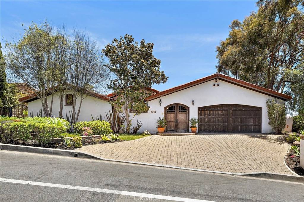 Laguna Beach, CA 92651,2575 Temple Hills DR