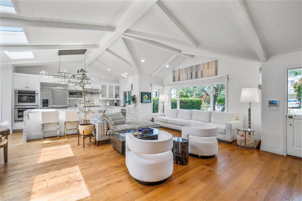 Laguna Beach, CA 92651,461 Poplar ST
