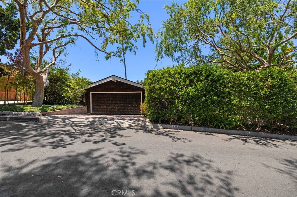 Laguna Beach, CA 92651,1212 Morningside DR