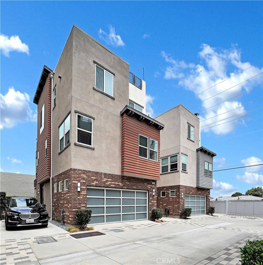 Costa Mesa, CA 92627,780 Wonder LN