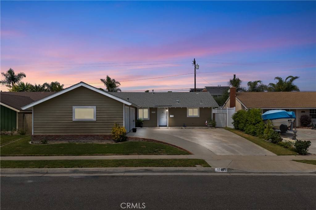 Huntington Beach, CA 92649,17551 Misty LN