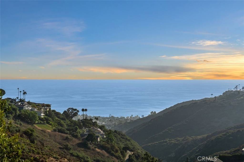 Laguna Beach, CA 92651,2516 Temple Hills DR