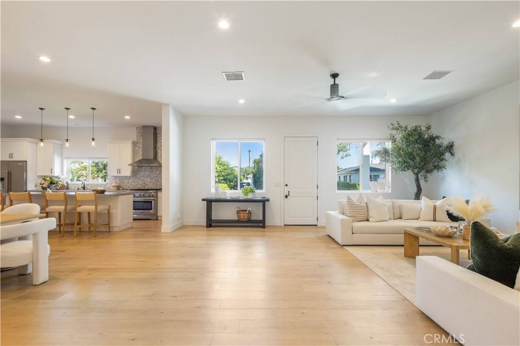 Costa Mesa, CA 92627,333 Mesa DR