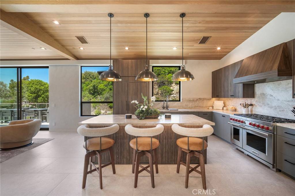 Laguna Beach, CA 92651,702 Diamond