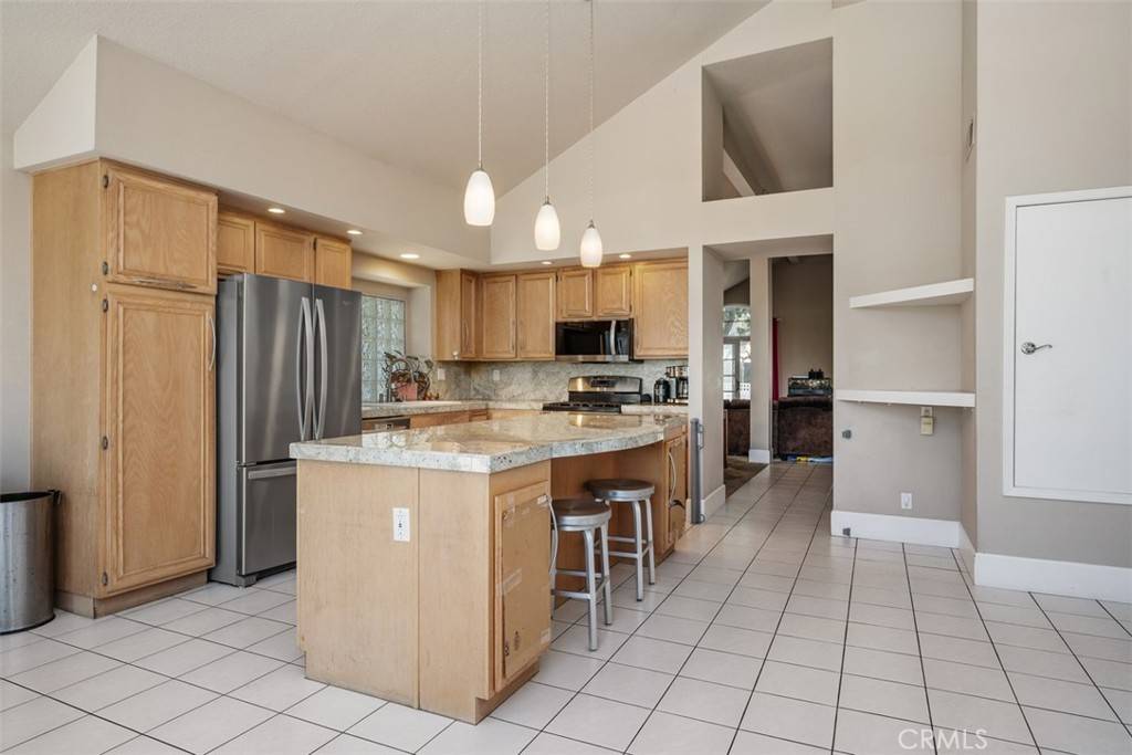 Corona, CA 92882,3327 Sterling DR