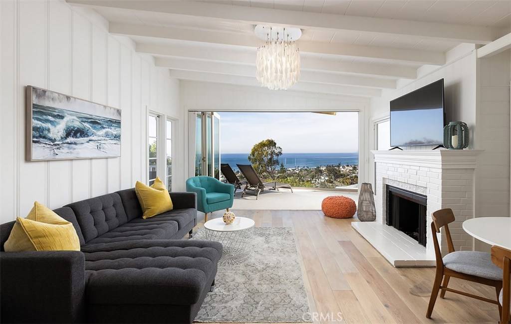 Laguna Beach, CA 92651,917 Rembrandt DR