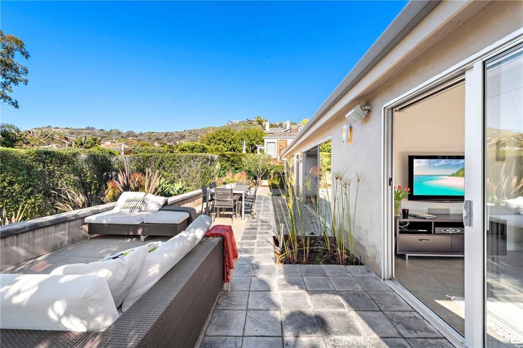 Laguna Beach, CA 92651,30692 Marilyn