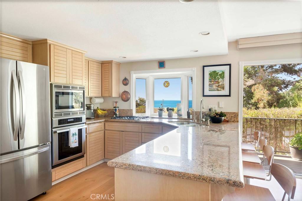 Laguna Beach, CA 92651,480 Nyes PL