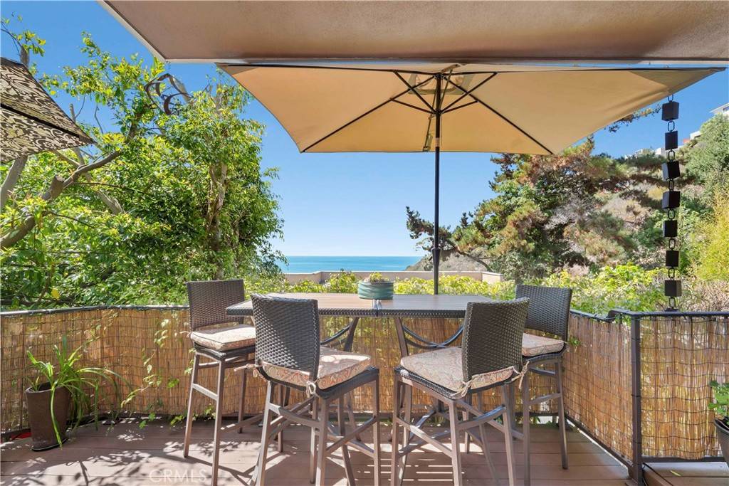 Laguna Beach, CA 92651,480 Nyes PL