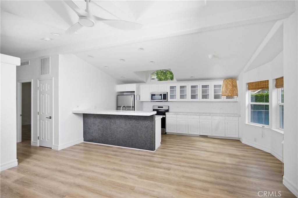 Laguna Beach, CA 92651,30802 D-16 South Coast HWY