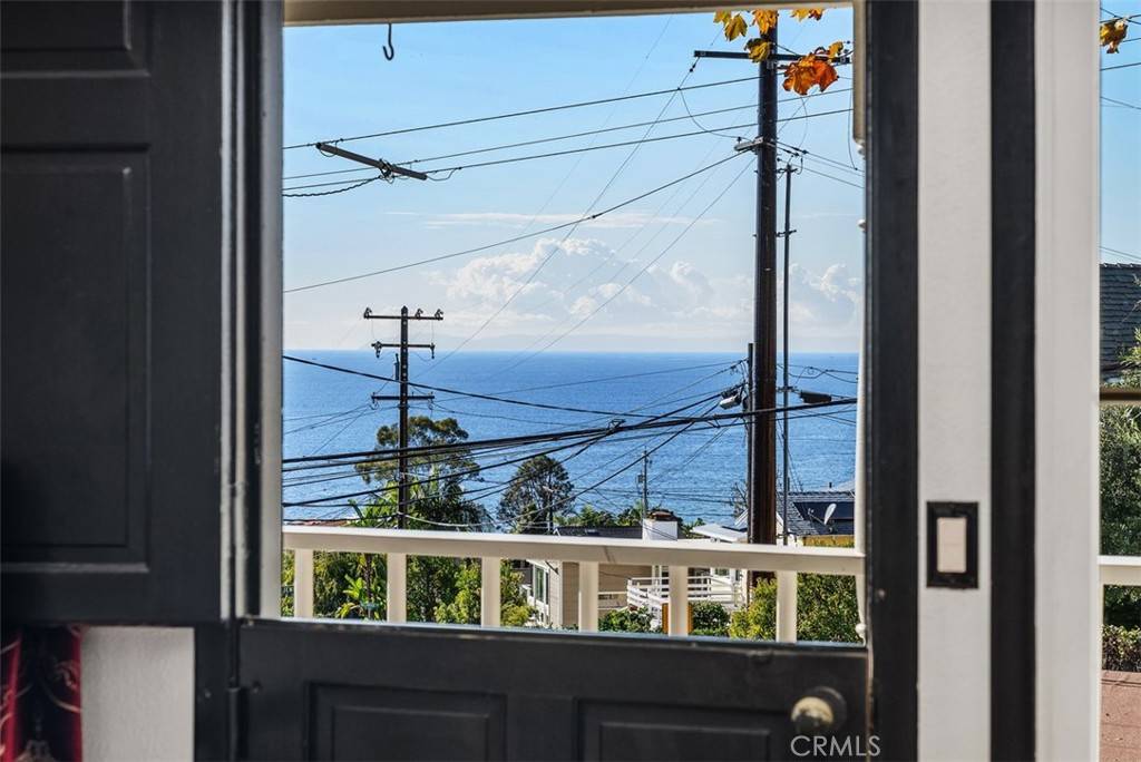 Laguna Beach, CA 92651,31706 Scenic