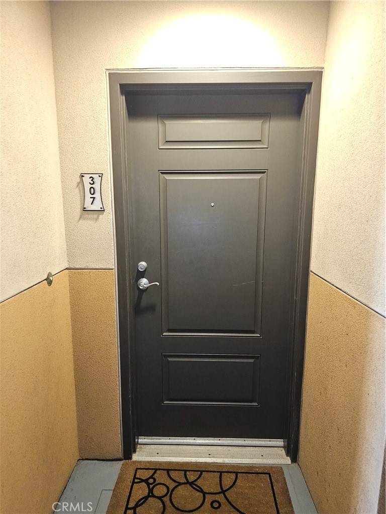 San Diego, CA 92130,3857 Pell PL #307