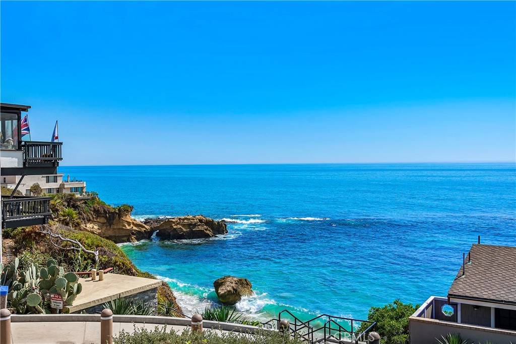 Laguna Beach, CA 92651,154 Pearl ST