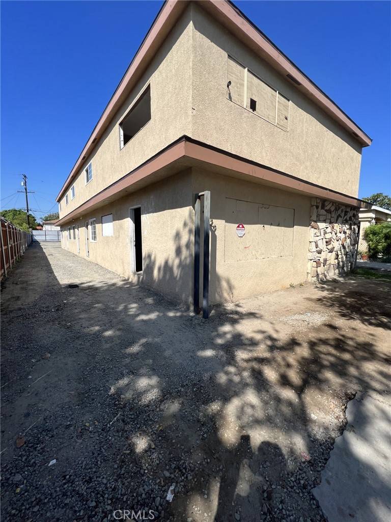 South Gate, CA 90280,2729 Independence AVE