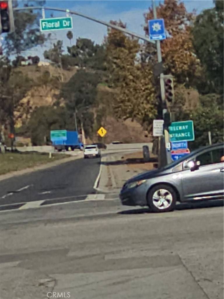Los Angeles, CA 90022,4718 Floral DR