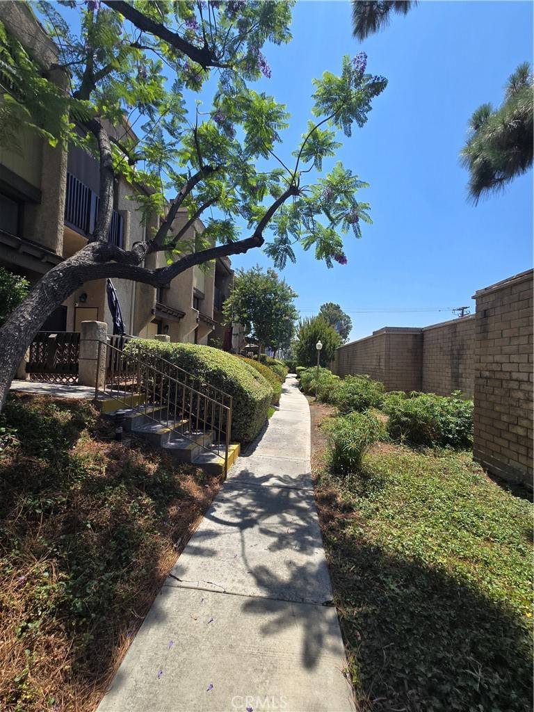Montebello, CA 90640,504 Jay CT
