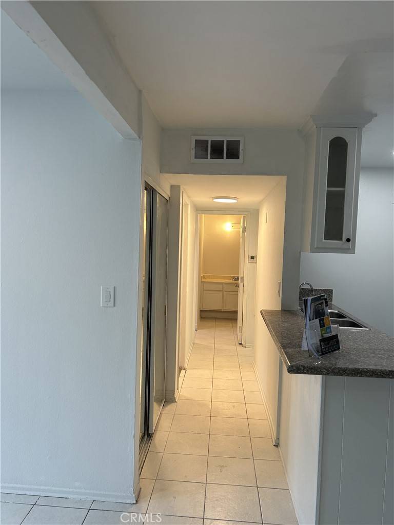 Tarzana, CA 91356,18620 Hatteras ST #272