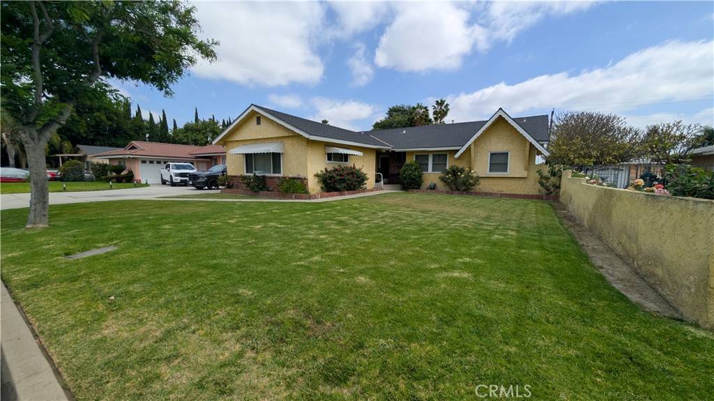 Downey, CA 90242,8437 Everest ST