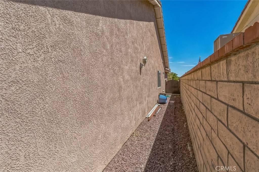 Helendale, CA 92342,15248 Wildflower LN
