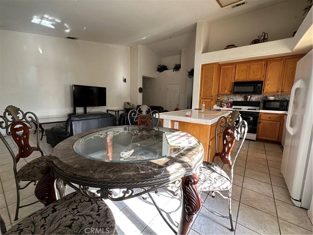 Palmdale, CA 93551,3401 Fairgreen LN