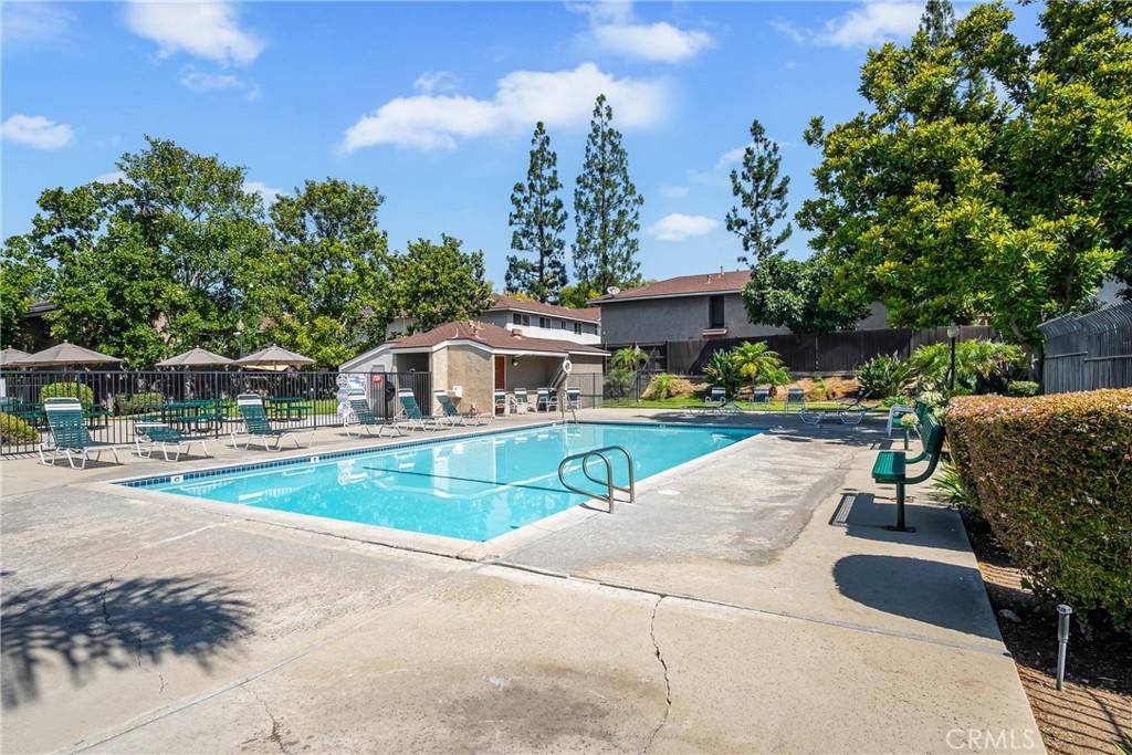 Pomona, CA 91767,176 Whitney AVE #2