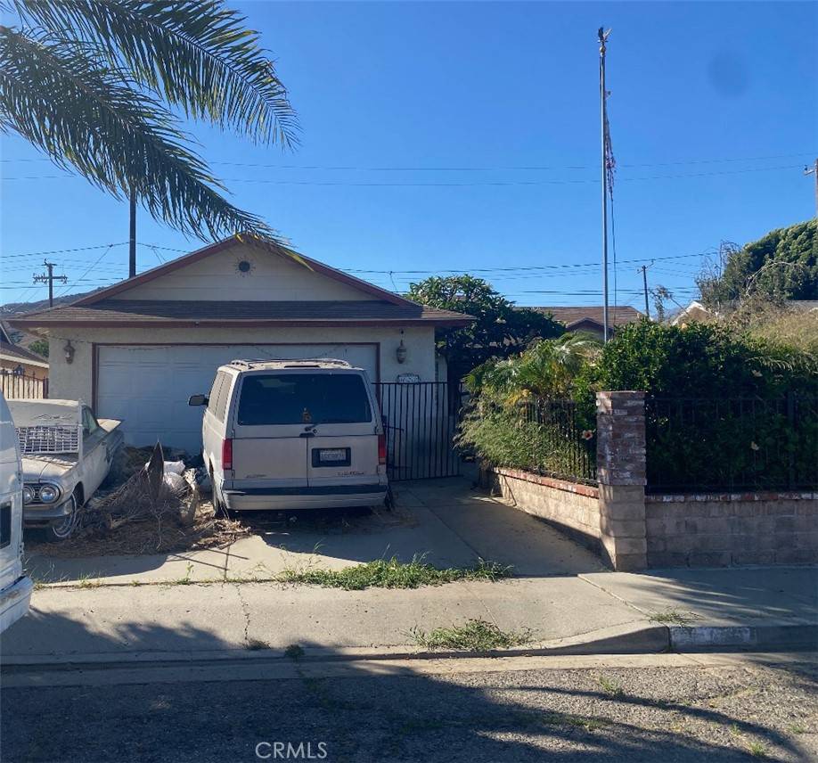 Santa Paula, CA 93060,627 Center LN