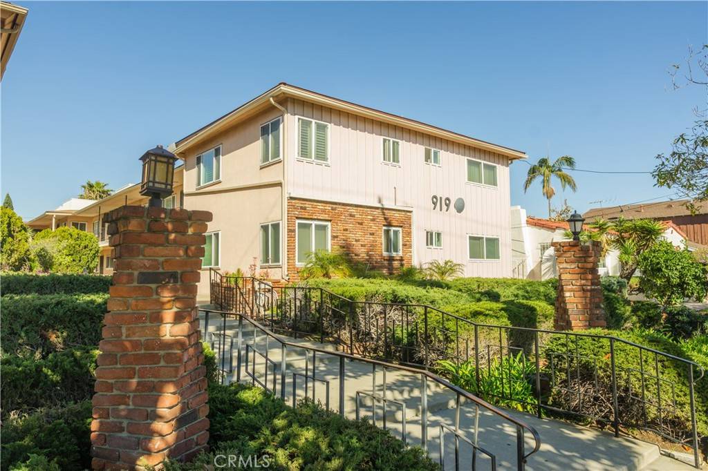 Inglewood, CA 90301,919 E La Palma DR #4