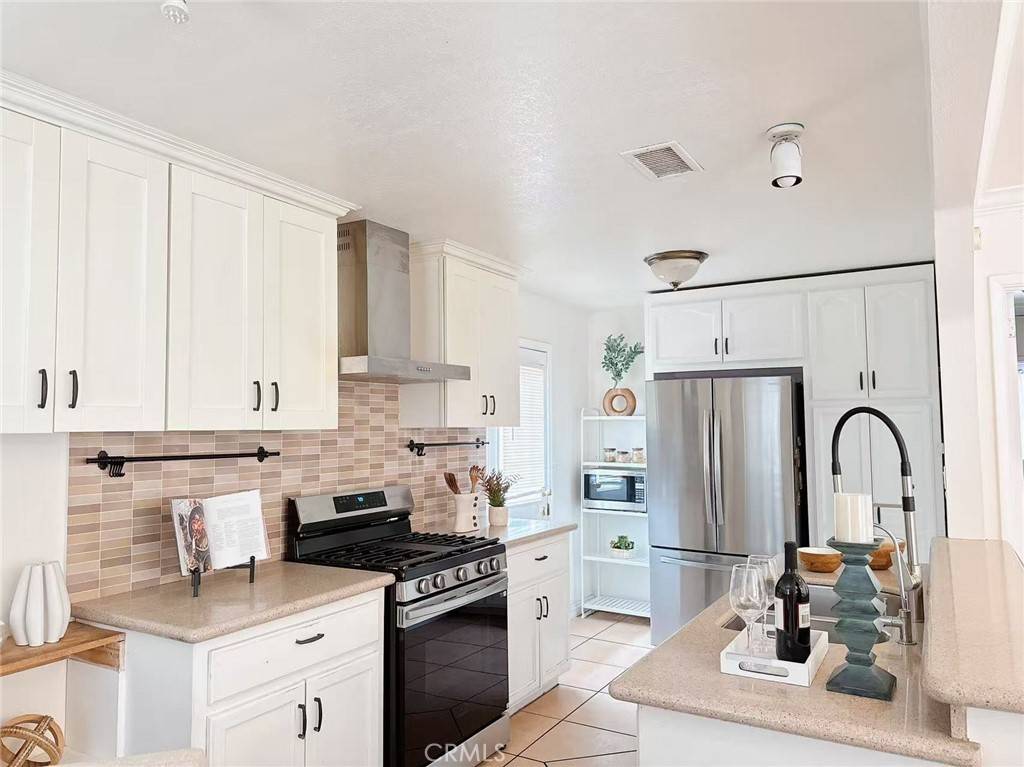 West Covina, CA 91790,1915 W Palm Dr DR