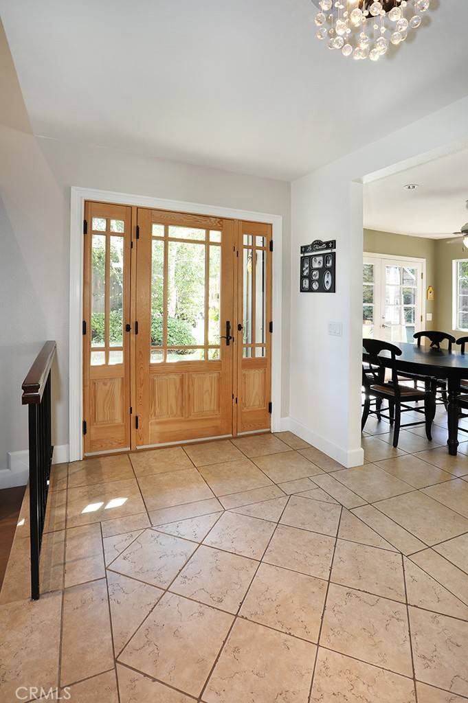 Brea, CA 92821,238 Hilltop LN