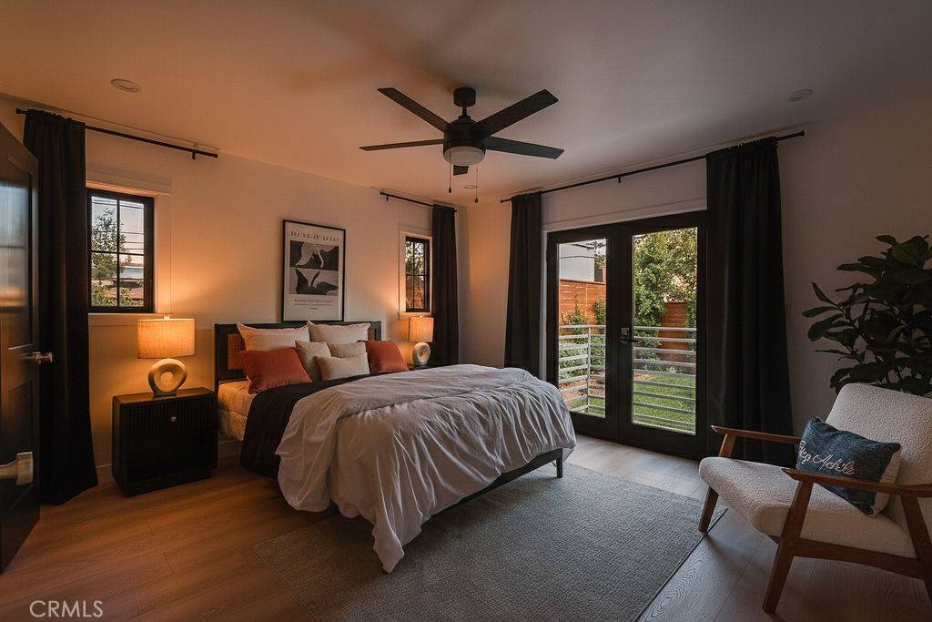 Los Angeles, CA 90004,584 N Plymouth BLVD