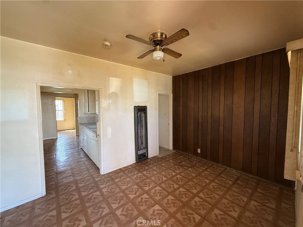 Compton, CA 90222,2035 N Grandee AVE